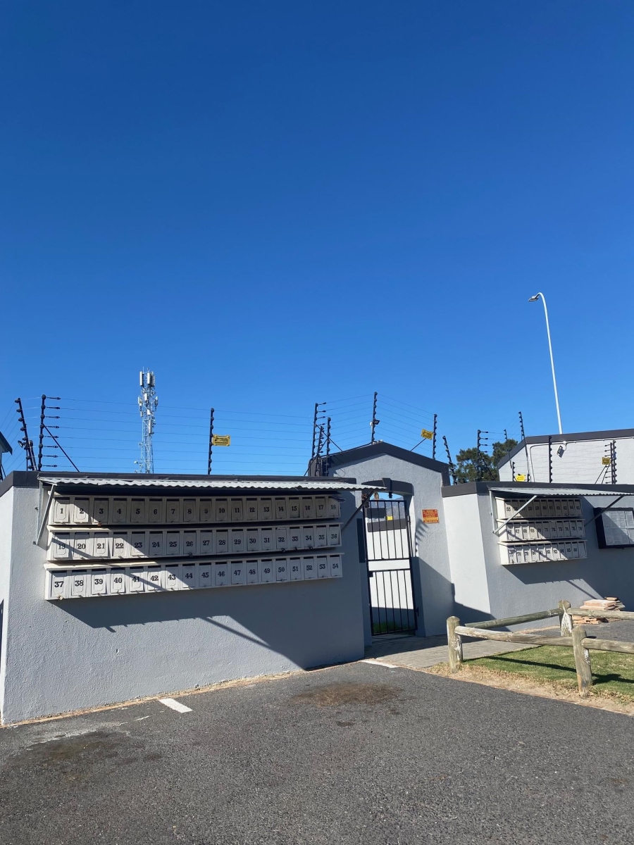 To Let 1 Bedroom Property for Rent in Strand South Western Cape